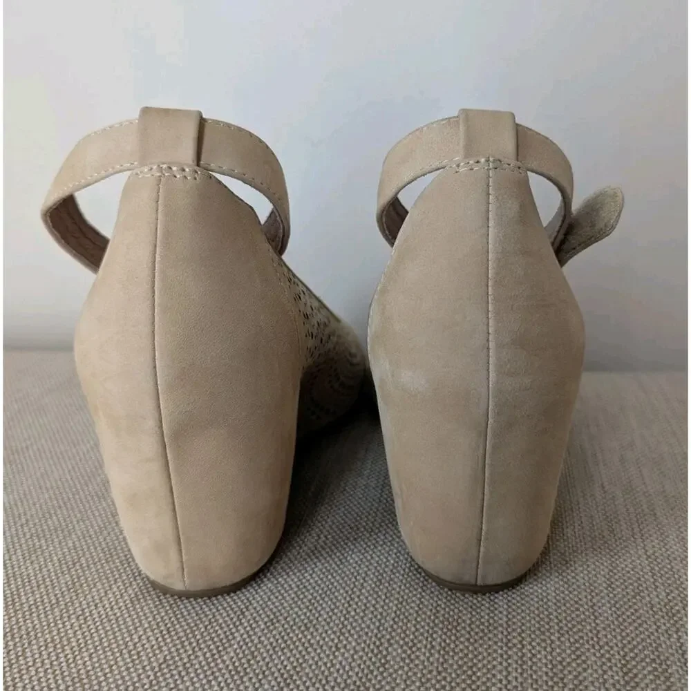 Jeffrey Campbell Cirque Size 9M Beige Cut Out Wedge Heel Leather Ankle Strap